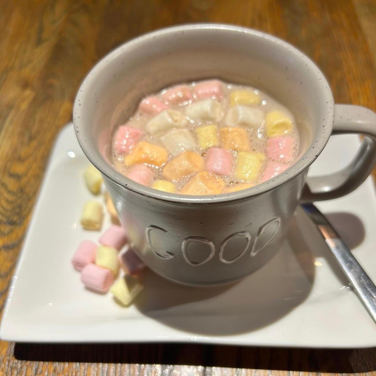 Ciocolată caldă cu marshmallow